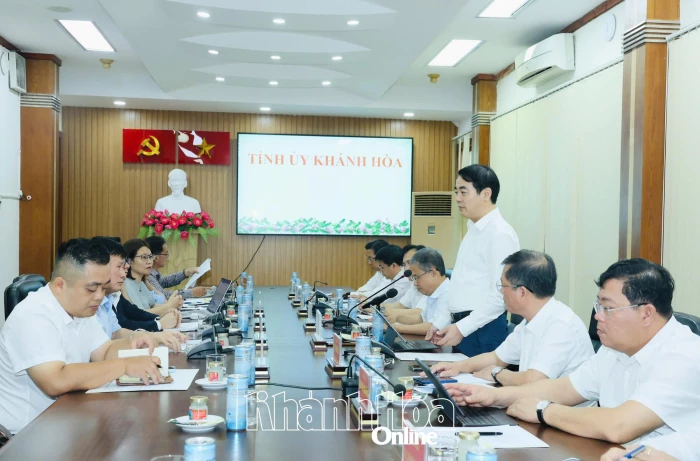 Bí thư Tỉnh ủy Nghiêm Xuân Thành làm việc với Công ty Cổ phần Shinec và Công ty Cổ phần Đầu tư phát triển Khu công nghiệp NDKH