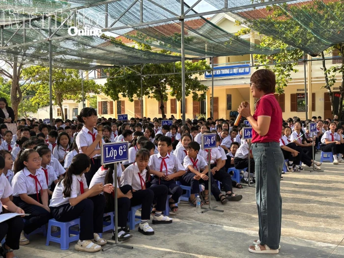 Tập huấn sơ cứu đuối nước và phòng ngừa tai nạn thương tích cho hơn 1.000 học sinh