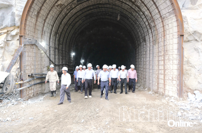 Đẩy nhanh tiến độ các dự án năng lượng