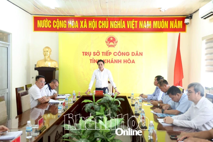 Chủ tịch UBND tỉnh Nguyễn Khắc Toàn tiếp công dân định kỳ tháng 10