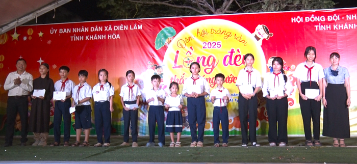 Xã Diên Lâm phối hợp tổ chức chương trình “Đêm hội trăng rằm”  