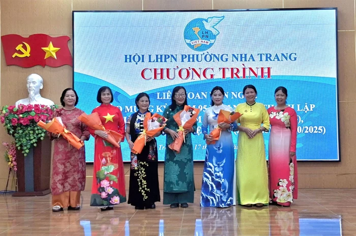 Hội Liên hiệp Phụ nữ phường Nha Trang tổ chức liên hoan văn nghệ chào mừng 95 năm Ngày thành lập hội 
