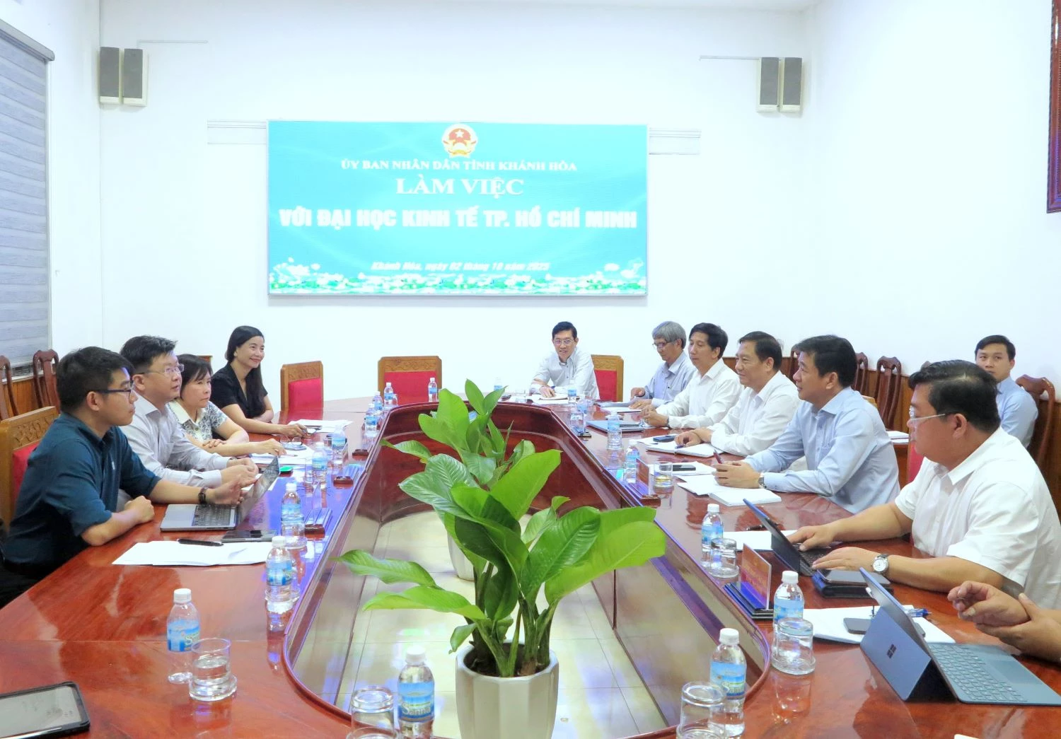 Phó Chủ tịch Thường trực UBND tỉnh Nguyễn Long Biên làm việc với Đại học Kinh tế TP. Hồ Chí Minh