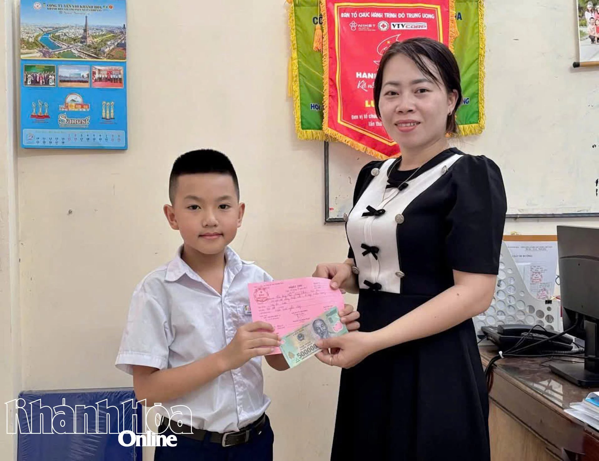 Em Đăng Khoa, phường Tây Nha Trang ủng hộ chương trình.