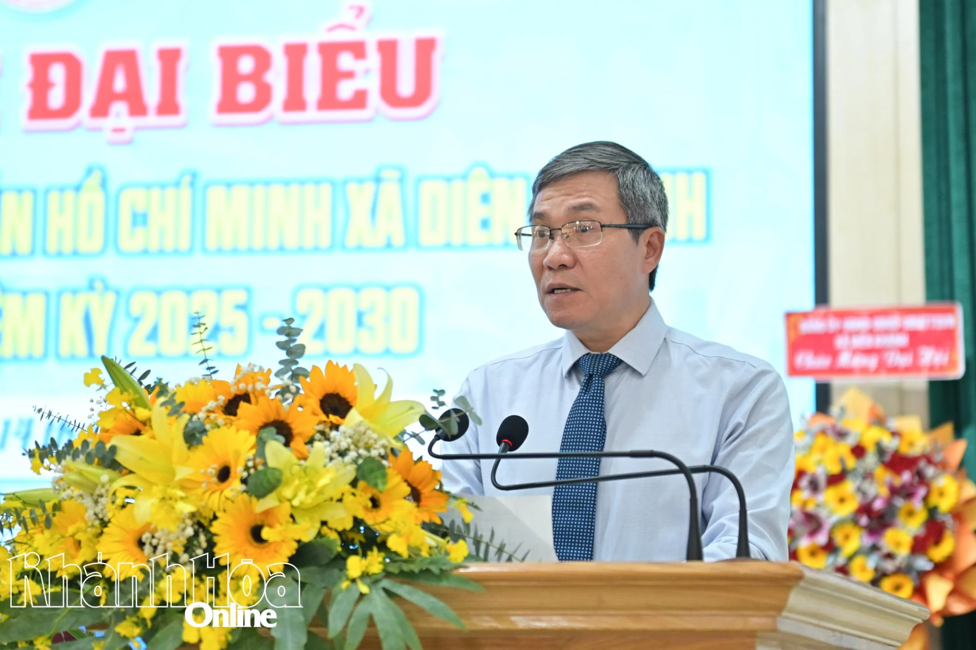 Ông Nguyễn Văn Đồng - Tỉnh ủy viên, Bí thư Đảng ủy, Chủ tịch HĐND xã Diên Khánh phát biểu chỉ đạo tại Đại hội.