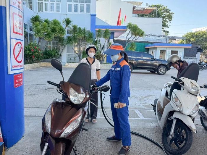 Giá xăng, dầu đồng loạt tăng