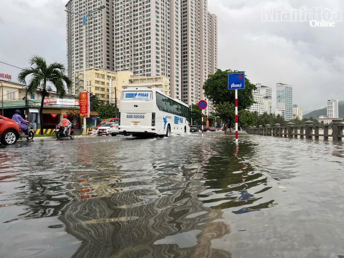 Chủ động ứng phó với mưa lớn cục bộ, lũ quét, sạt lở đất