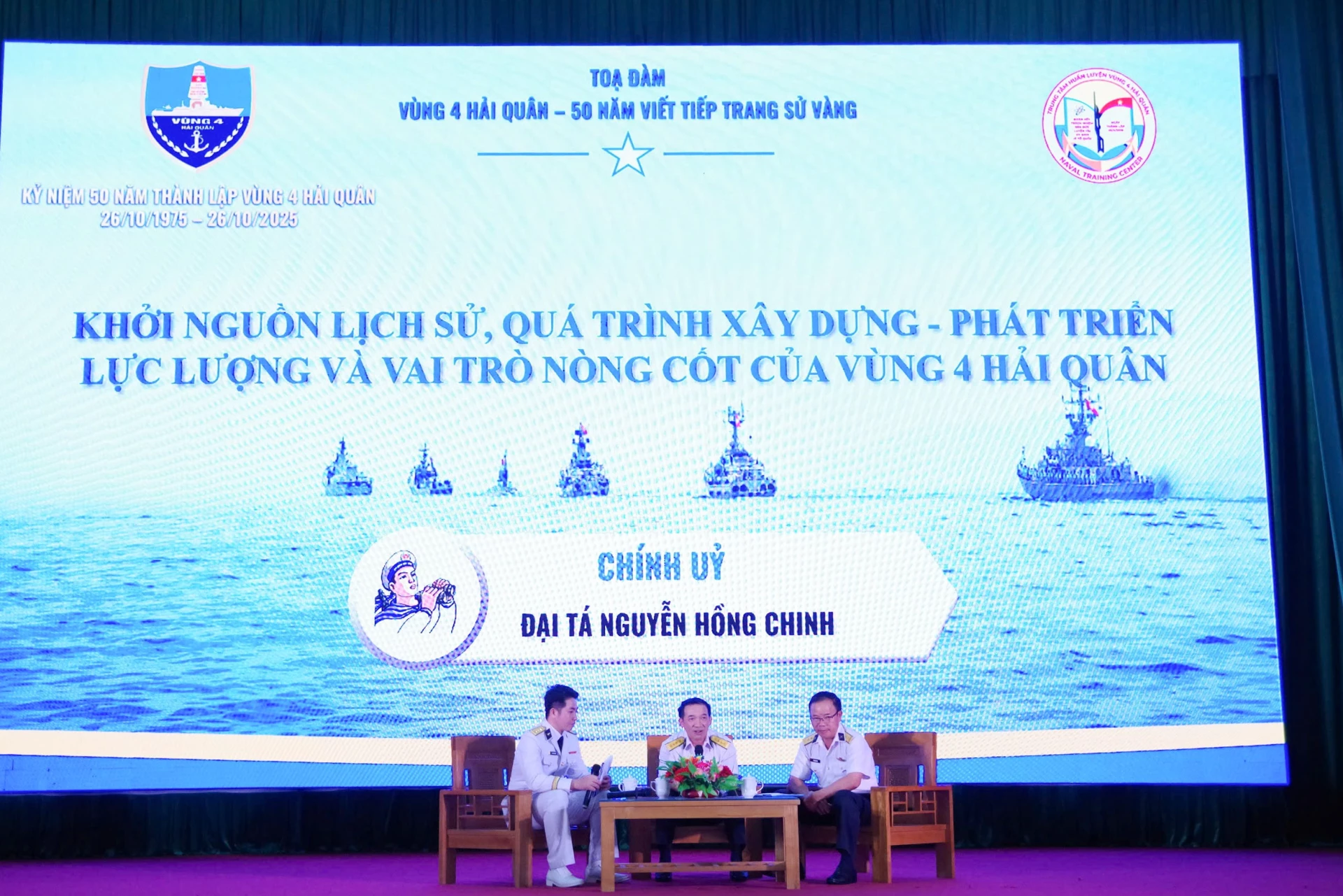 Các đại biểu tham gia tọa đàm.