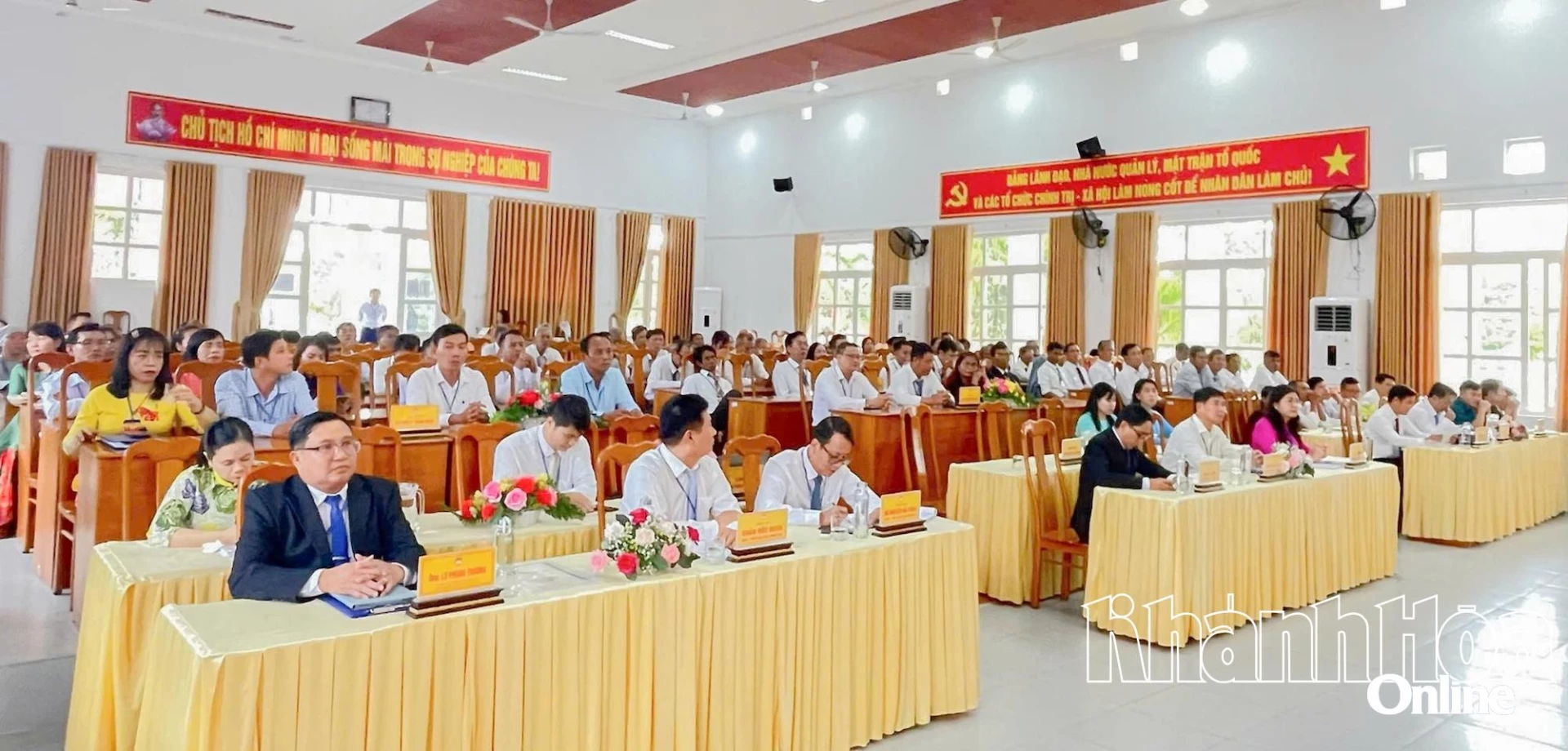 Các đại biểu tham dự đại hội.