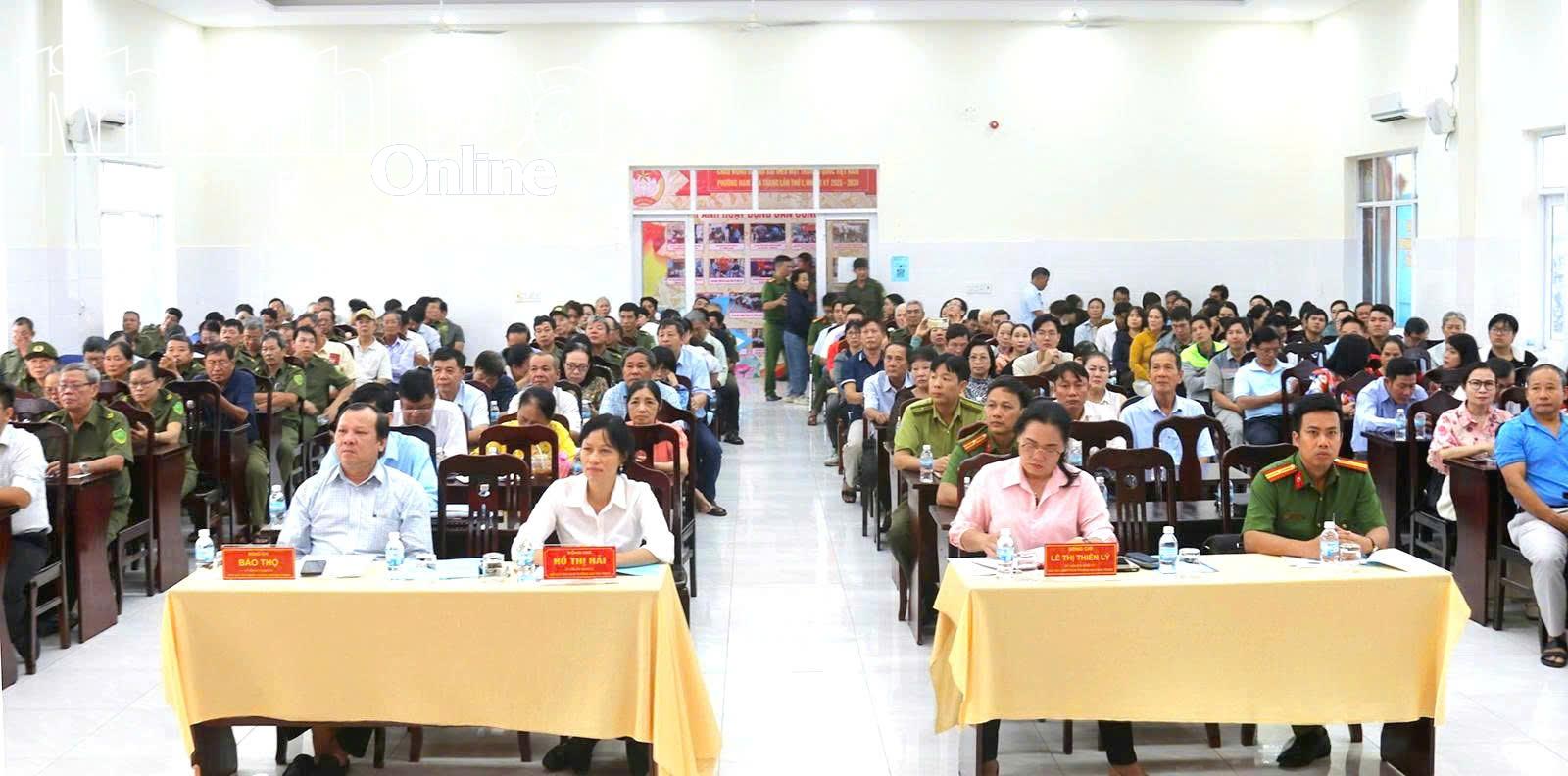 Quang cảnh diễn ra hội nghị