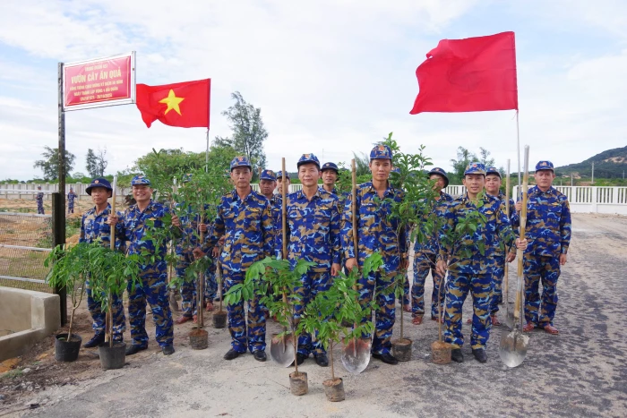 Trung đoàn 451 khánh thành công trình vườn cây ăn quả hơn 3.000m2