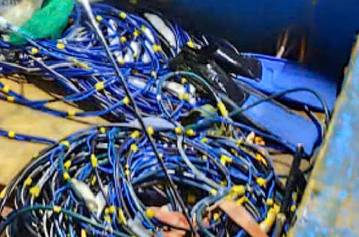 Phát hiện 3 bộ kích điện tàng trữ trên tàu cá