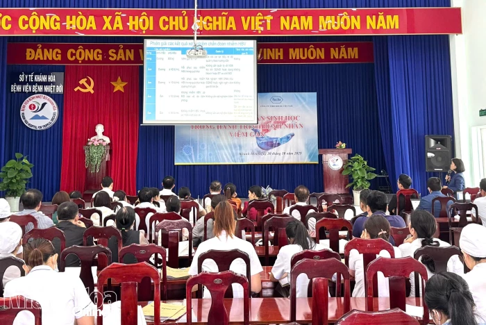 Gần 100 chuyên gia, bác sĩ tham gia hội nghị khoa học chuyên đề điều trị viêm gan
