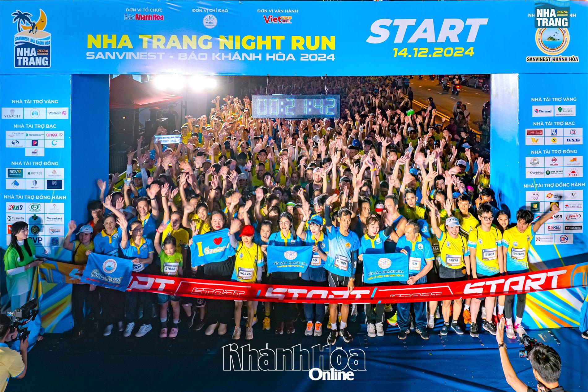 Đông đảo vận động viên tham gia Giải chạy đêm Nha Trang Night Run Sanvinest - Báo Khánh Hòa 2024.