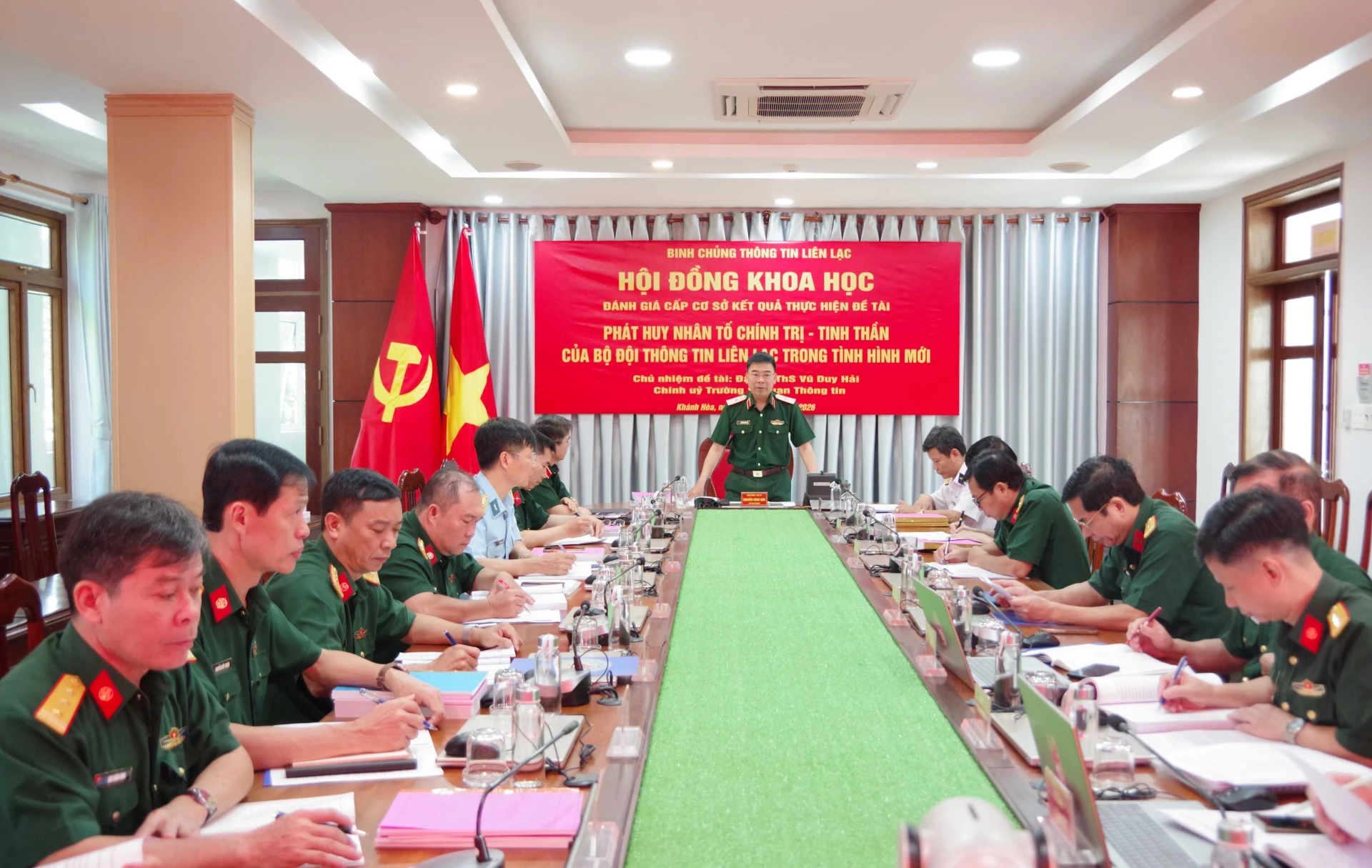 Thiếu tướng, PGS, TS Nguyễn Công Sơn - nguyên Phó Chính ủy Học viện Lục quân, Chủ tịch Hội đồng khoa học chủ trì hội nghị.