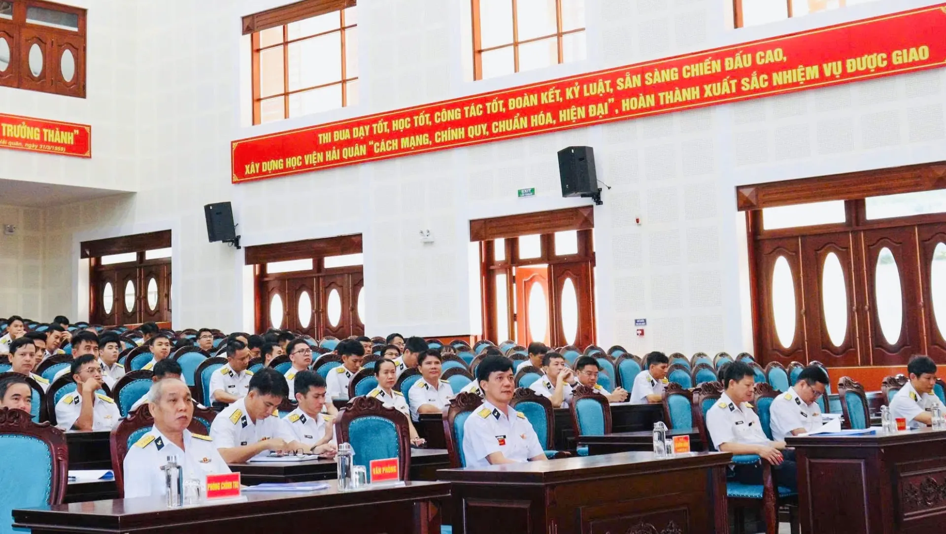 Đại biểu tham dự khai mạc lớp tập huấn.