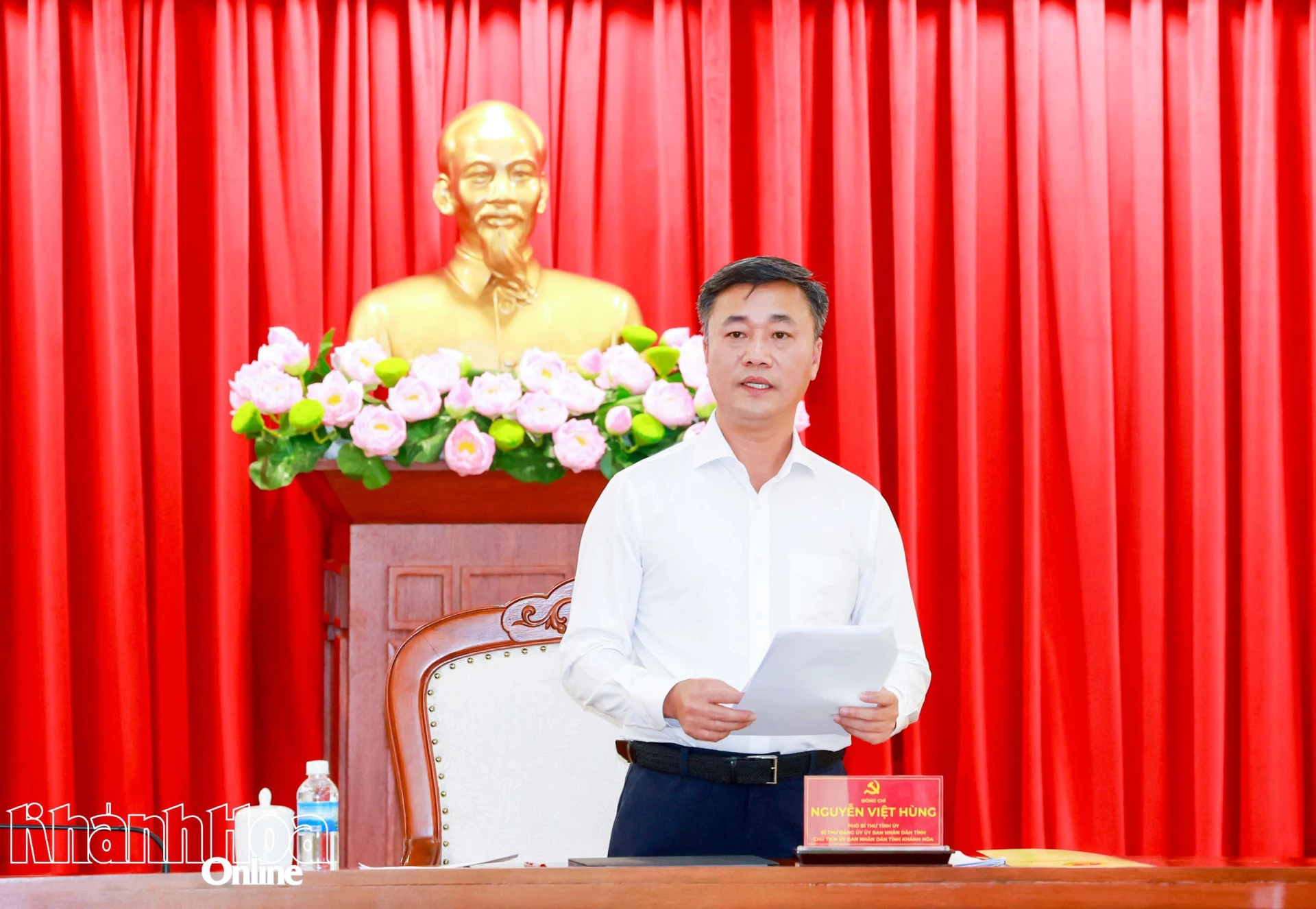Đồng chí Nguyễn Việt Hùng phát biểu tại hội nghị. 