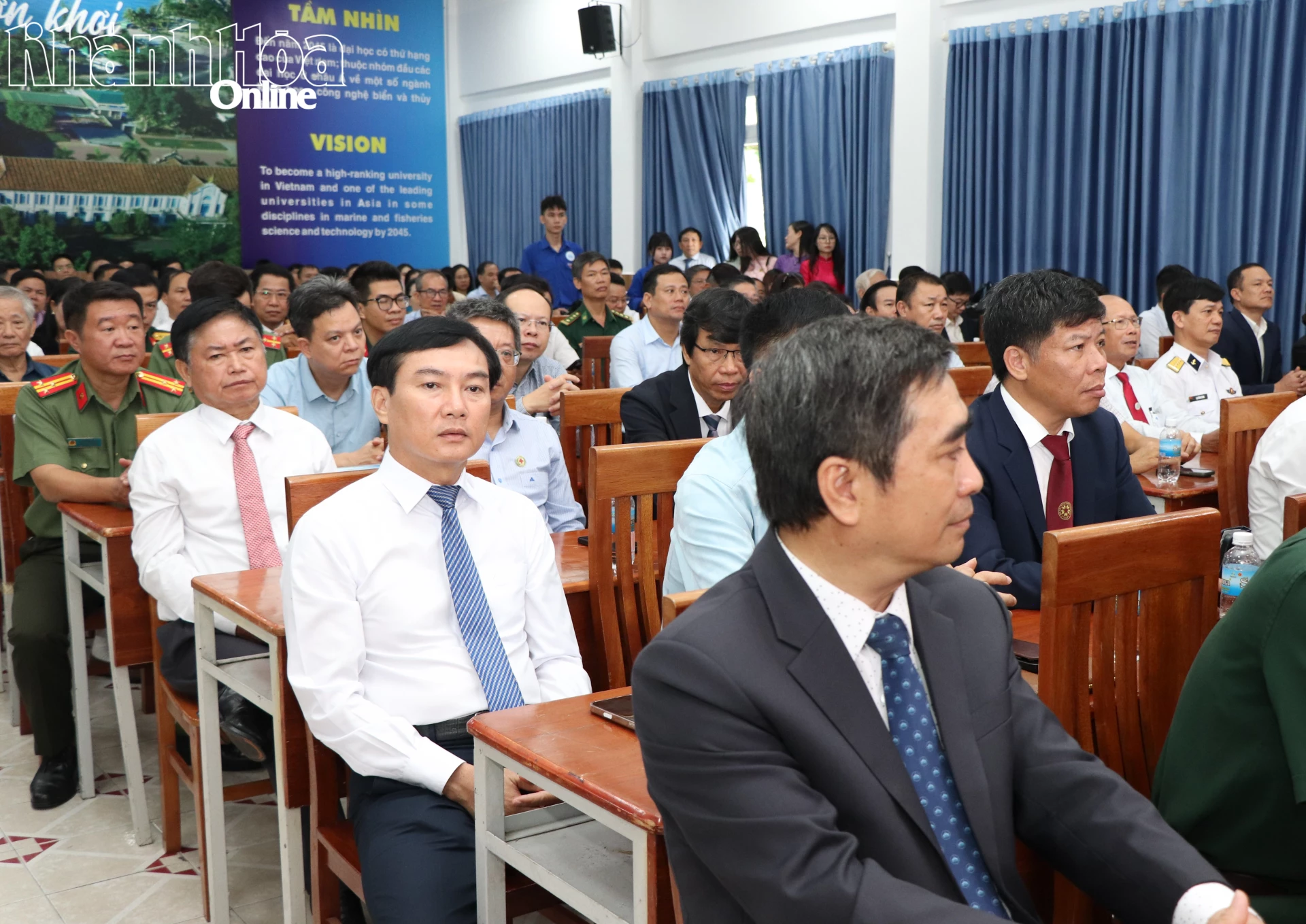 Các đại biểu tham dự lễ kỷ niệm.