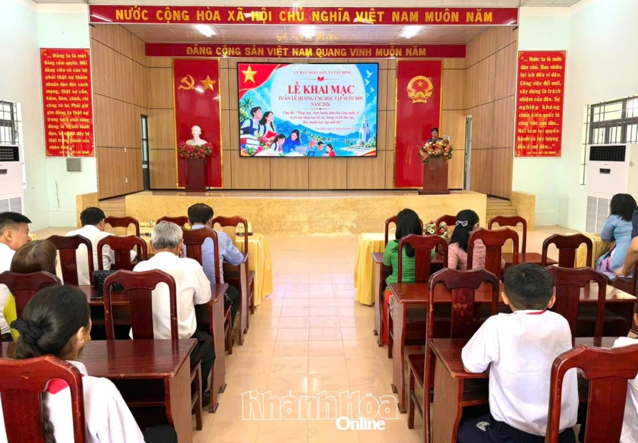 Quang cảnh lễ khai mạc.