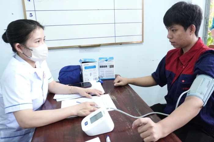 Xã Vạn Ninh tổ chức khám sơ tuyển sức khỏe cho 565 công dân