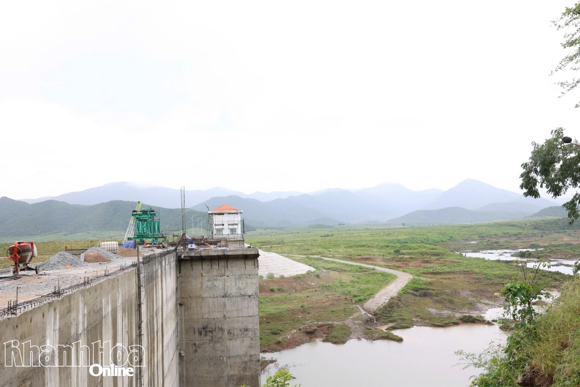 Hồ Sông Than nằm trong Dự án Quản lý tổng hợp môi trường nước khu vực Nam Khánh Hòa.