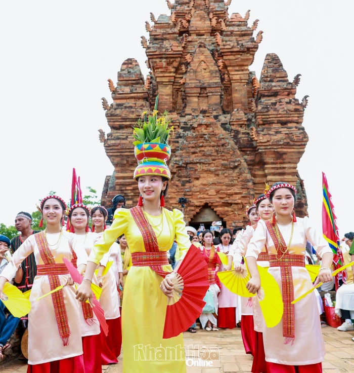 Nét đẹp trong mùa Lễ hội Katê 