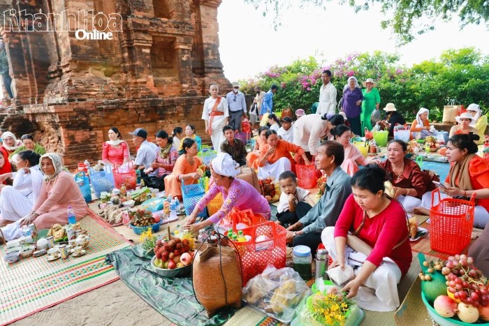 Sắc màu văn hóa Lễ hội Katê