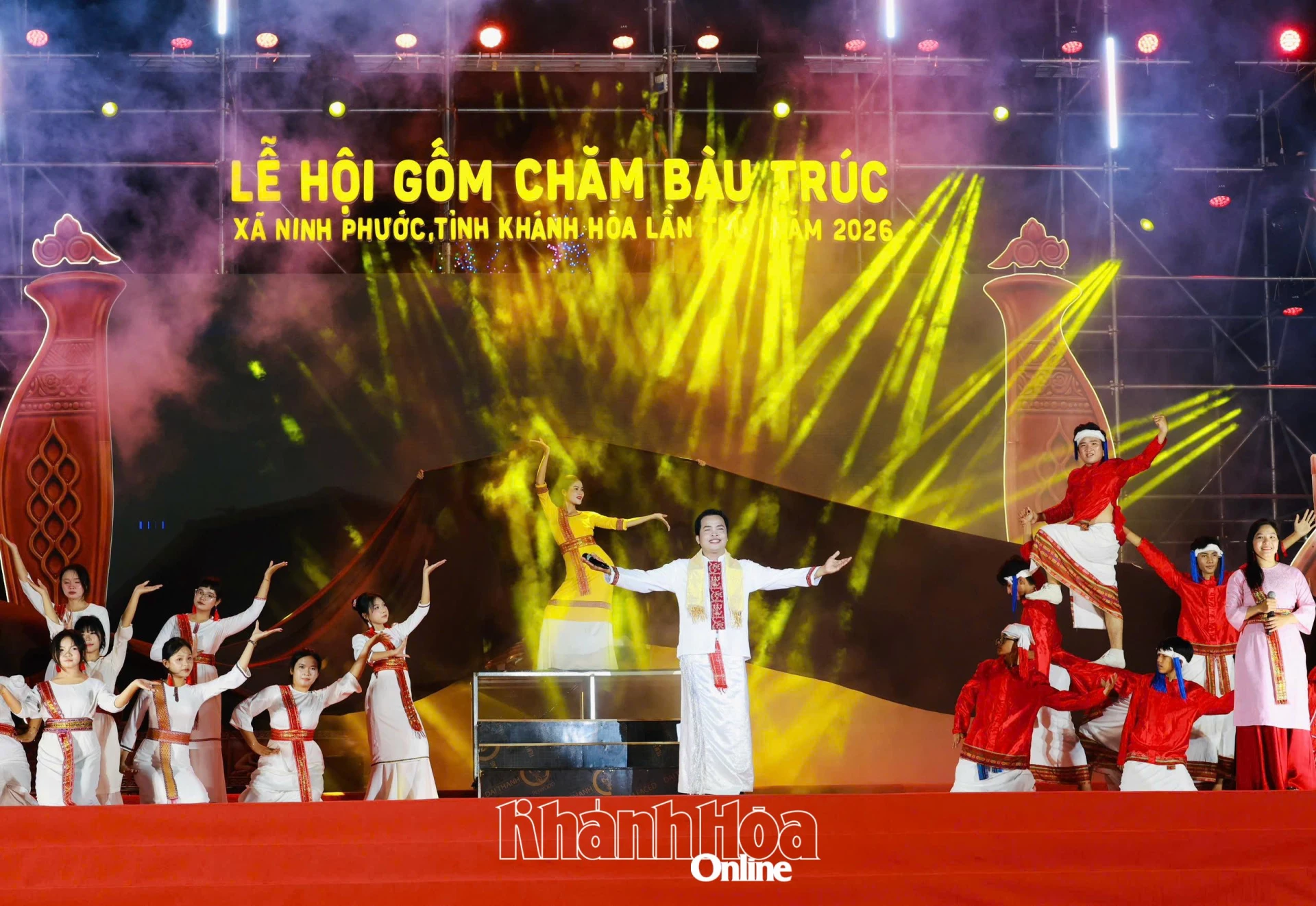 Một tiết mục trong chương trình nghệ thuật Hồn gốm Bàu Trúc.