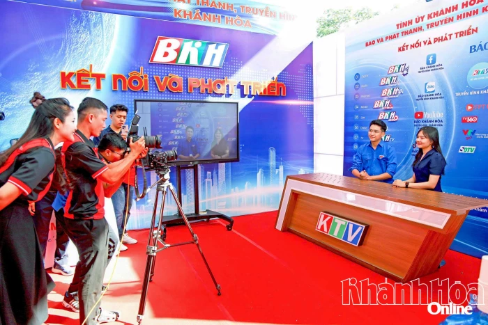 Nhiều trải nghiệm thú vị tại không gian báo chí số