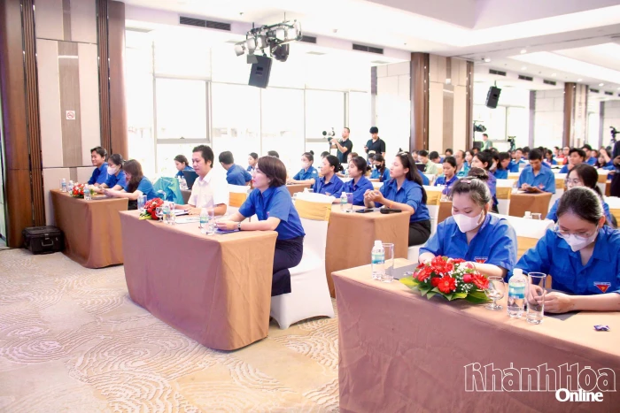 Tập huấn công tác truyền thông trong xây dựng nông thôn mới cho hơn 200 cán bộ đoàn, hội