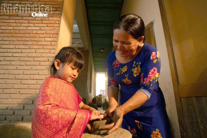 Giữ hồn gốm Chăm