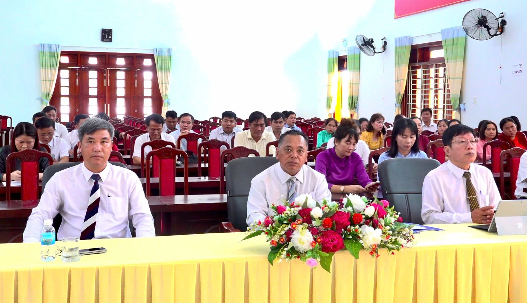 Các đại biểu tham dự hội nghị. Ảnh: PHÙNG QUỲNH.