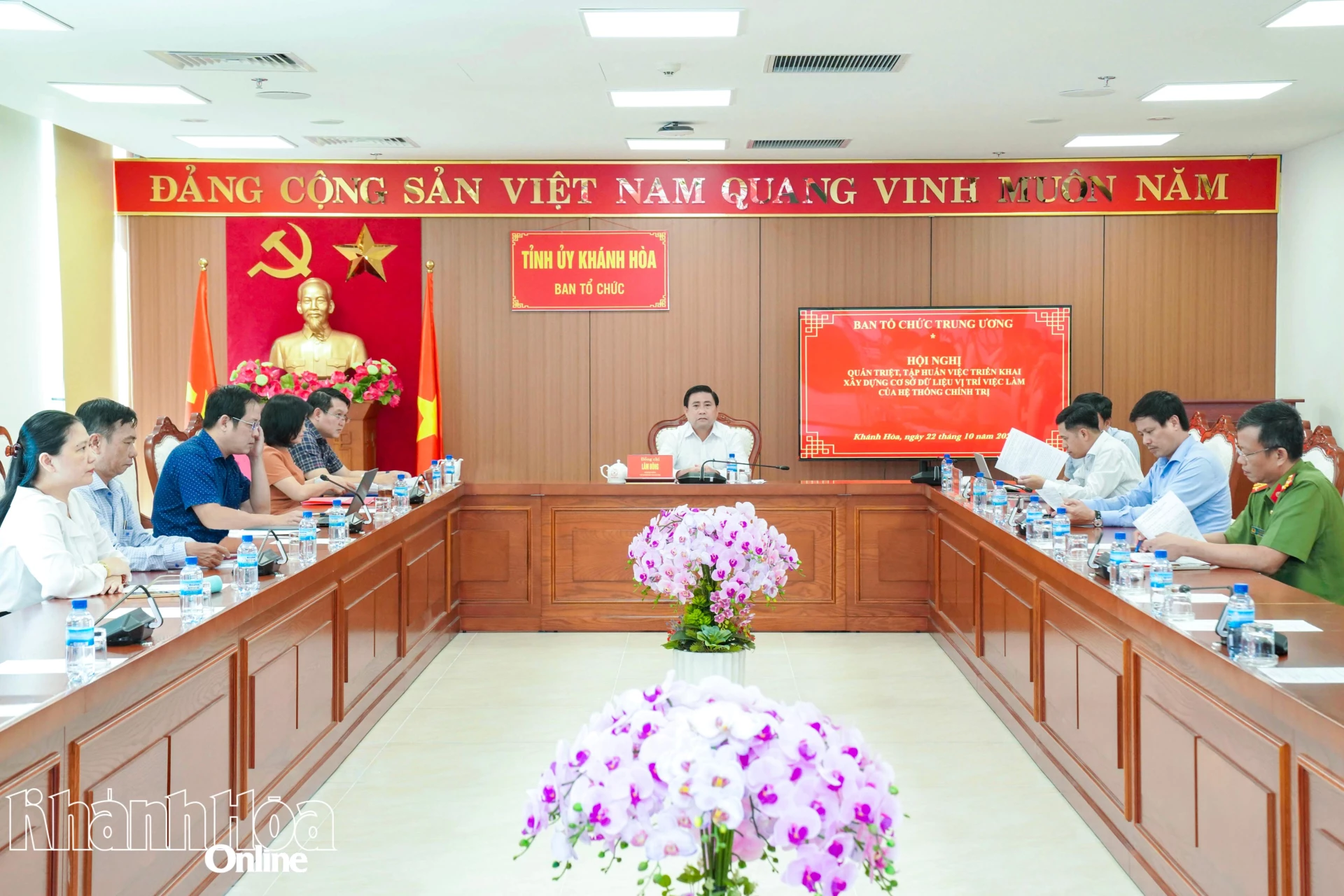 Quang cảnh hội nghị tại điểm cầu Ban Tổ chức Tỉnh ủy.