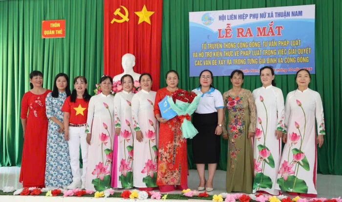 Hội Liên hiệp Phụ nữ xã Thuận Nam ra mắt tổ truyền thông cộng đồng về pháp luật