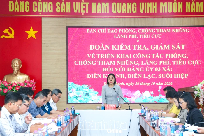 Phó Chủ tịch Thường trực Ủy ban MTTQ Việt Nam tỉnh Trần Thu Mai làm việc với Ban Thường vụ Đảng ủy 3 xã khu vực Diên Khánh