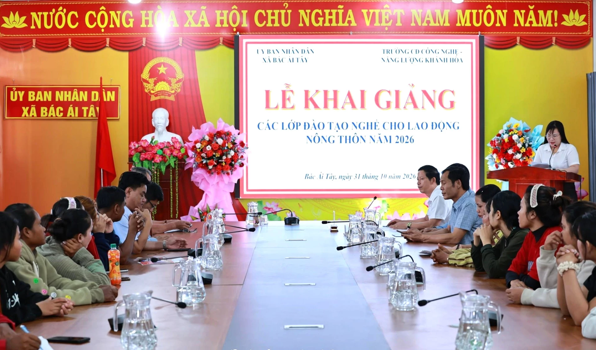 Quang cảnh lễ khai giảng.