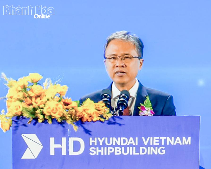 Phó Chủ tịch UBND tỉnh Trần Hòa Nam phát biểu tại lễ kỷ niệm.