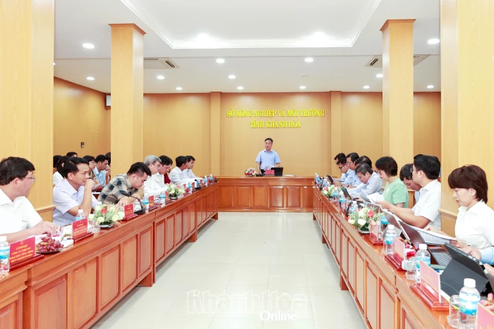 Chủ tịch UBND tỉnh Nguyễn Việt Hùng làm việc với Sở Nông nghiệp và Môi trường