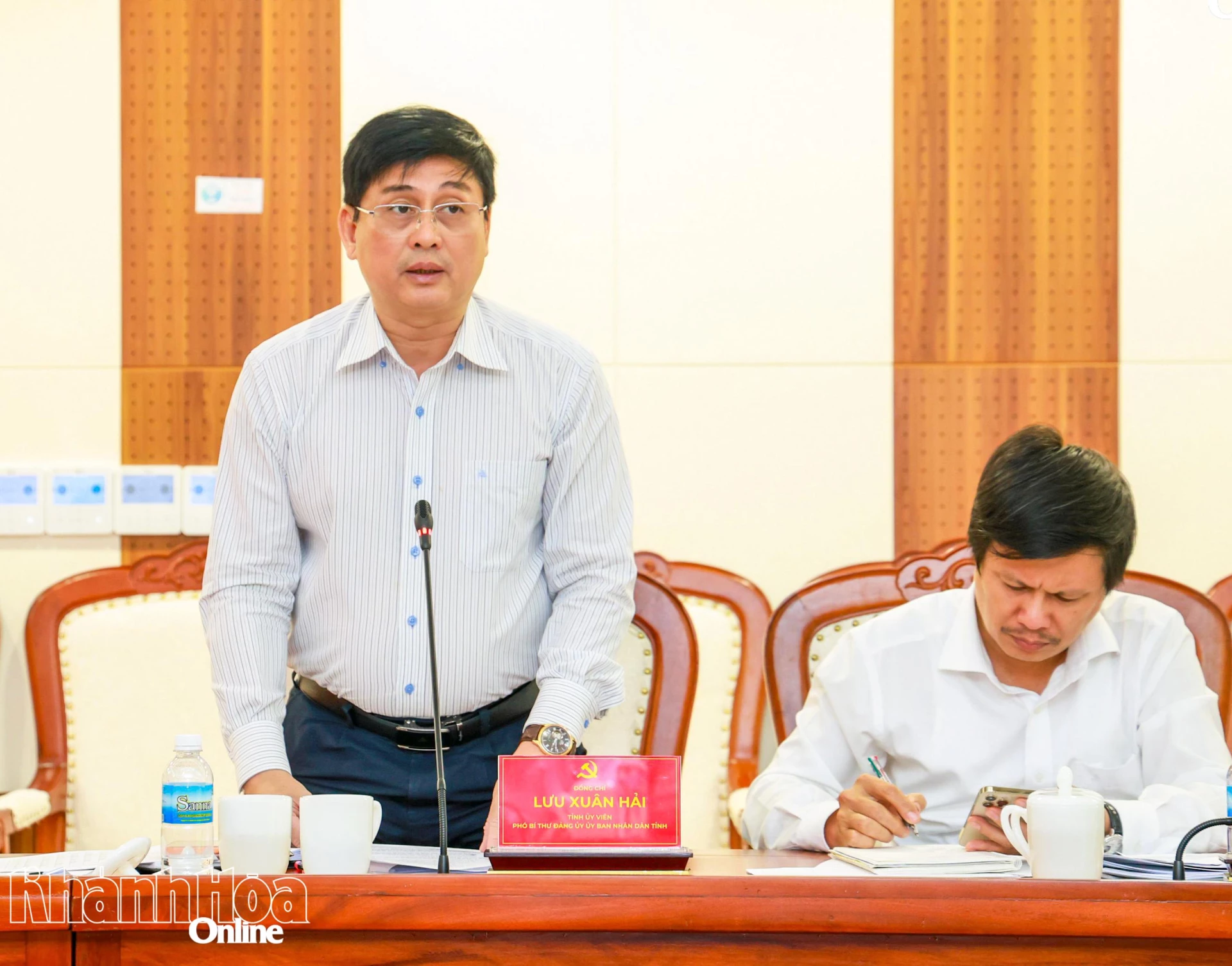 Đồng chí Lưu Xuân Hải - Phó Bí thư Đảng ủy UBND tỉnh phát biểu.