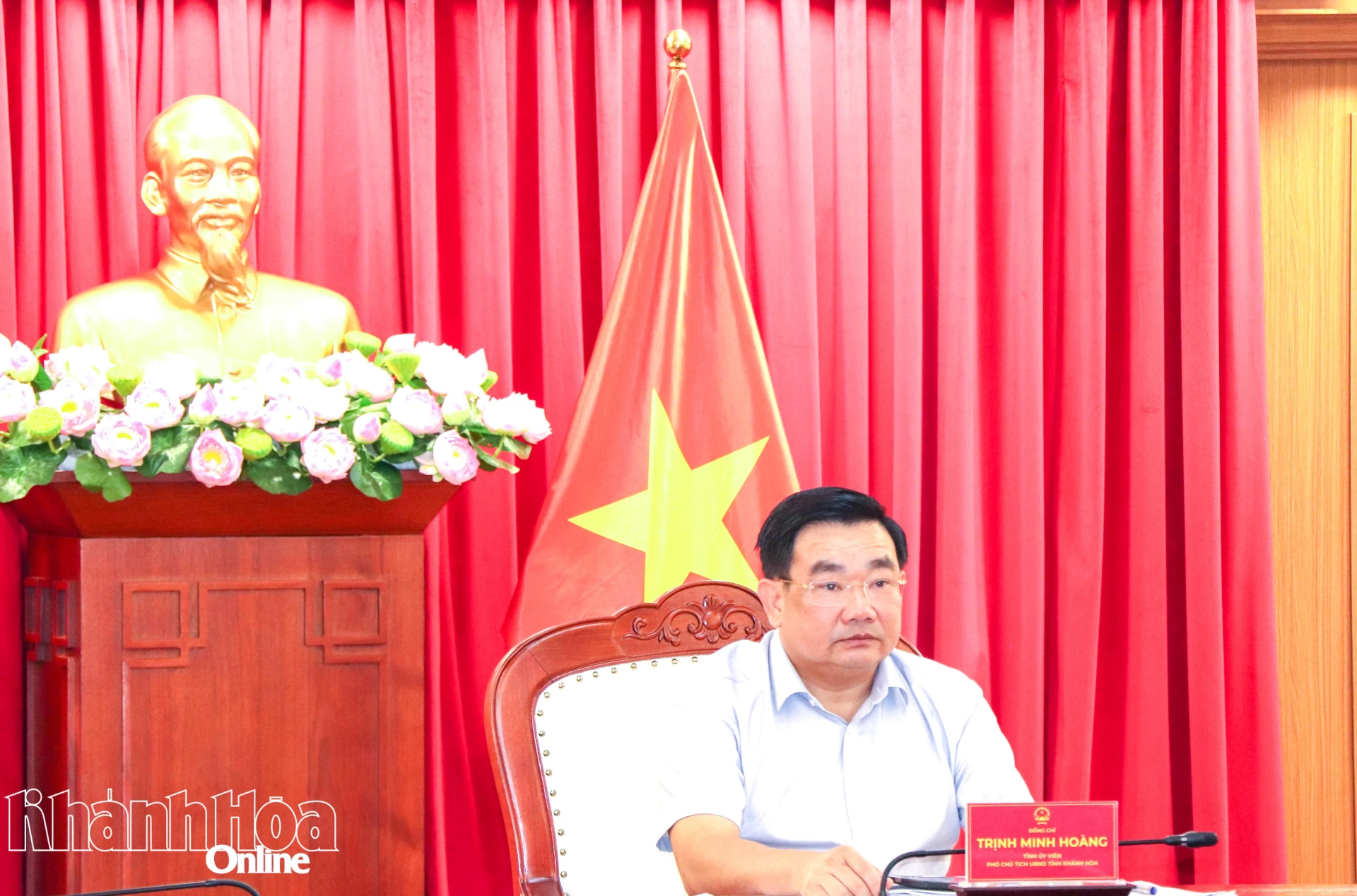 Đồng chí Trịnh Minh Hoàng tham dự hội nghị tại điểm cầu Khánh Hòa.