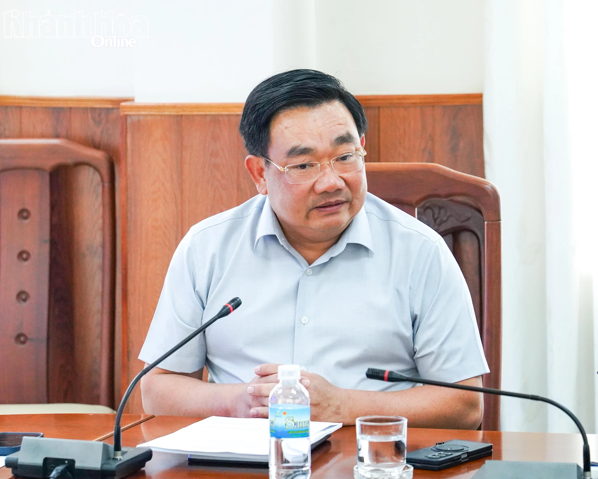 Phó Chủ tịch UBND tỉnh Trịnh Minh Hoàng phát biểu tại cuộc họp.