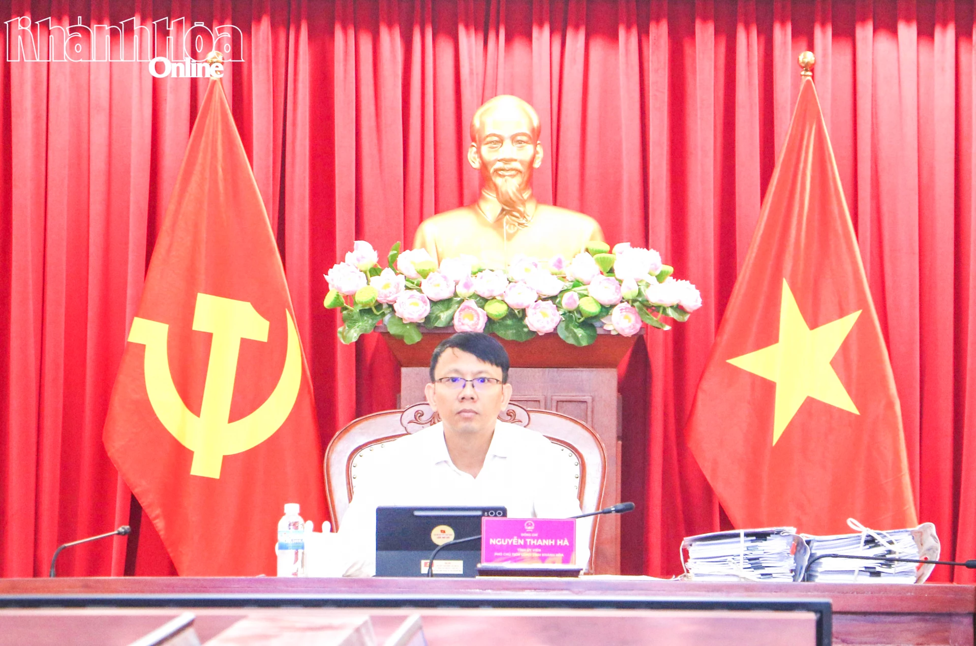 Đồng chí Nguyễn Thanh Hà chủ trì cuộc họp.