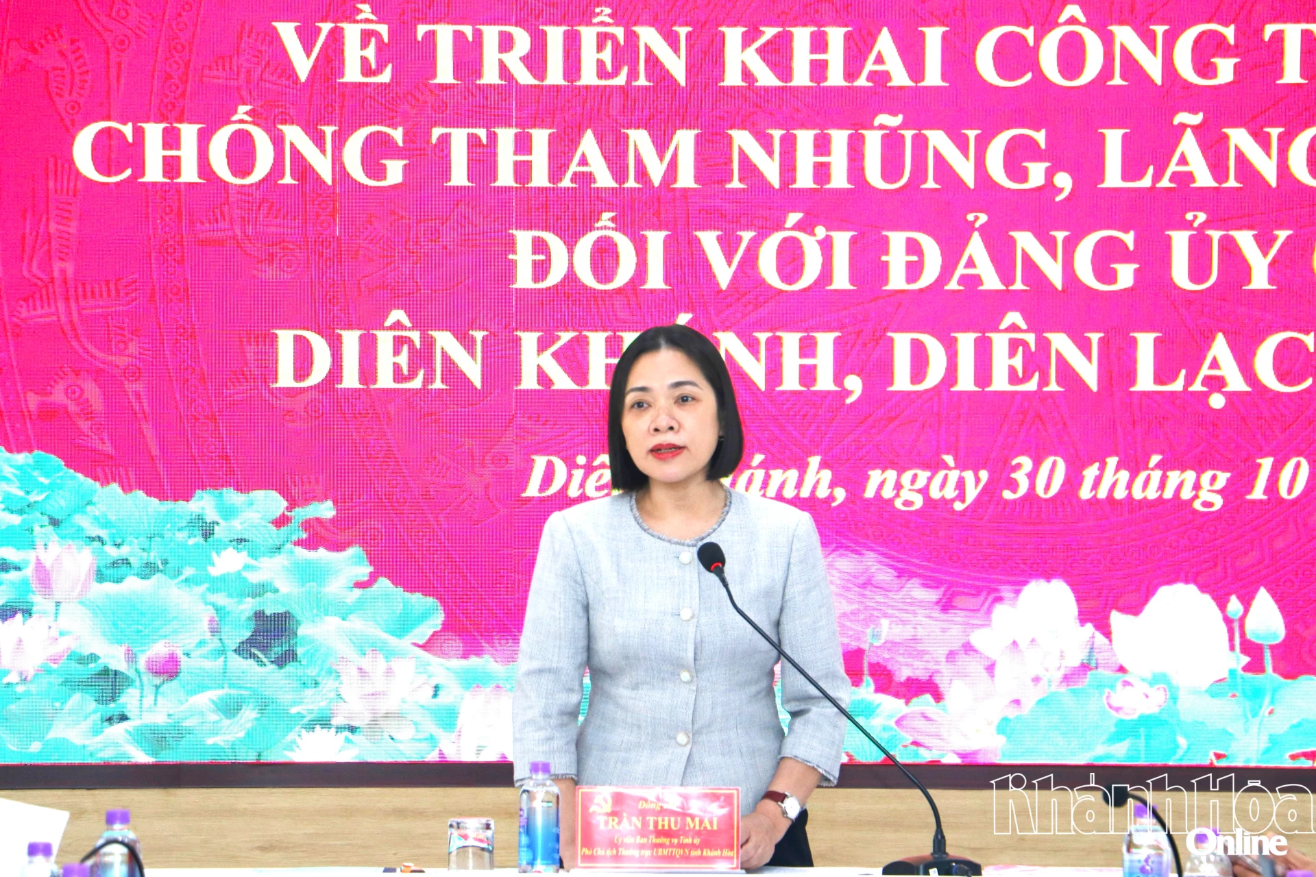 Đồng chí Trần Thu Mai phát biểu kết luận cuộc họp.