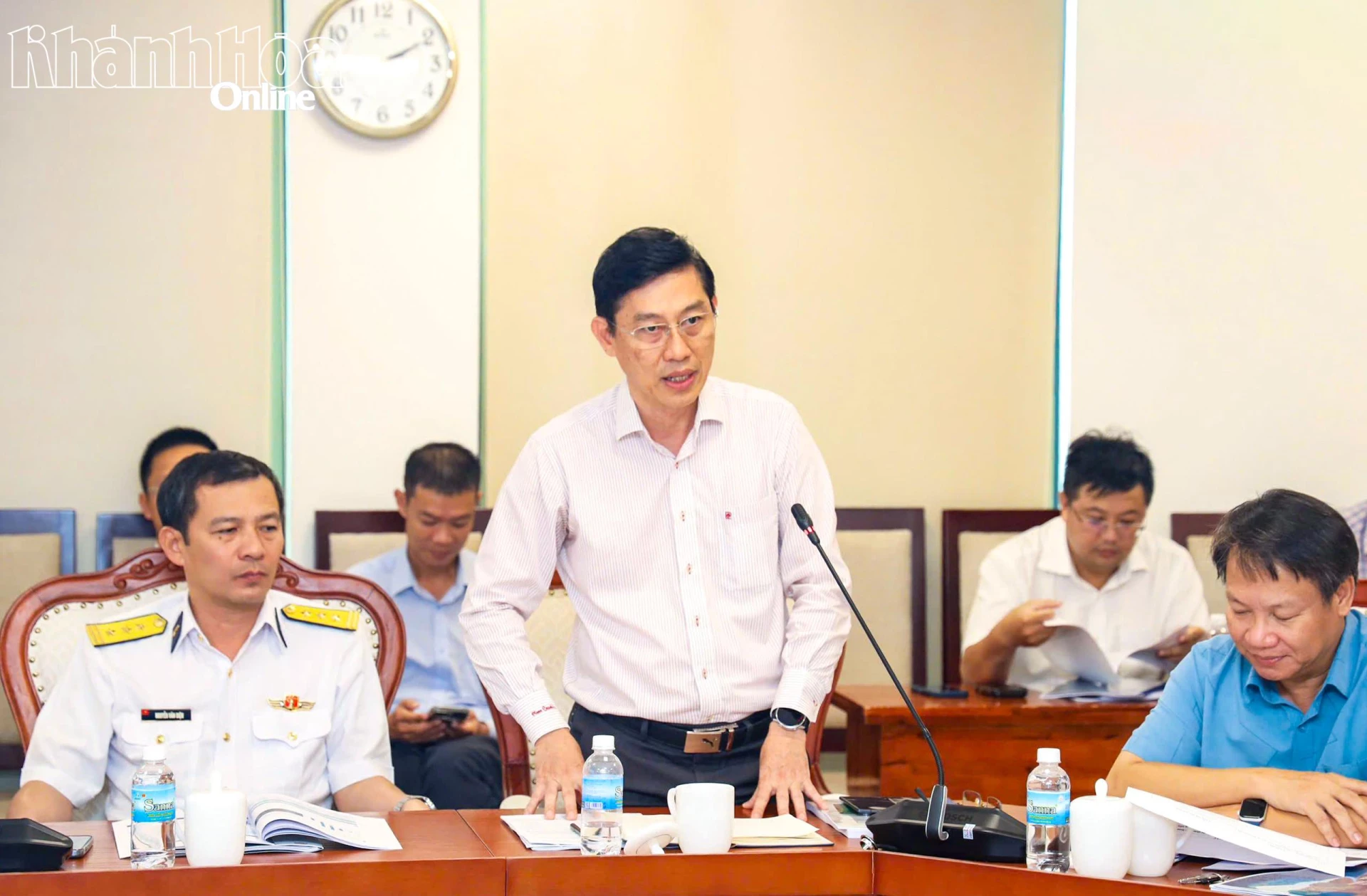 Lãnh đạo Sở Xây dựng báo cáo tiến độ xây dựng đề án.