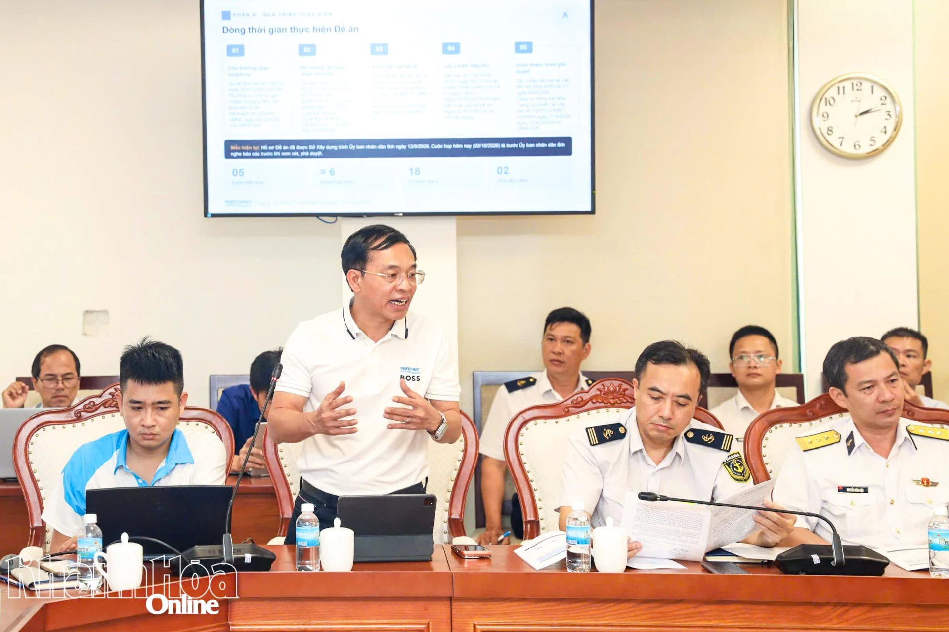 Đơn vị tư vấn trình bày nội dung đề án.