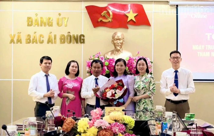 Đảng ủy xã Bác Ái Đông tổ chức tọa đàm kỷ niệm ngày truyền thống các cơ quan tham mưu, giúp việc 