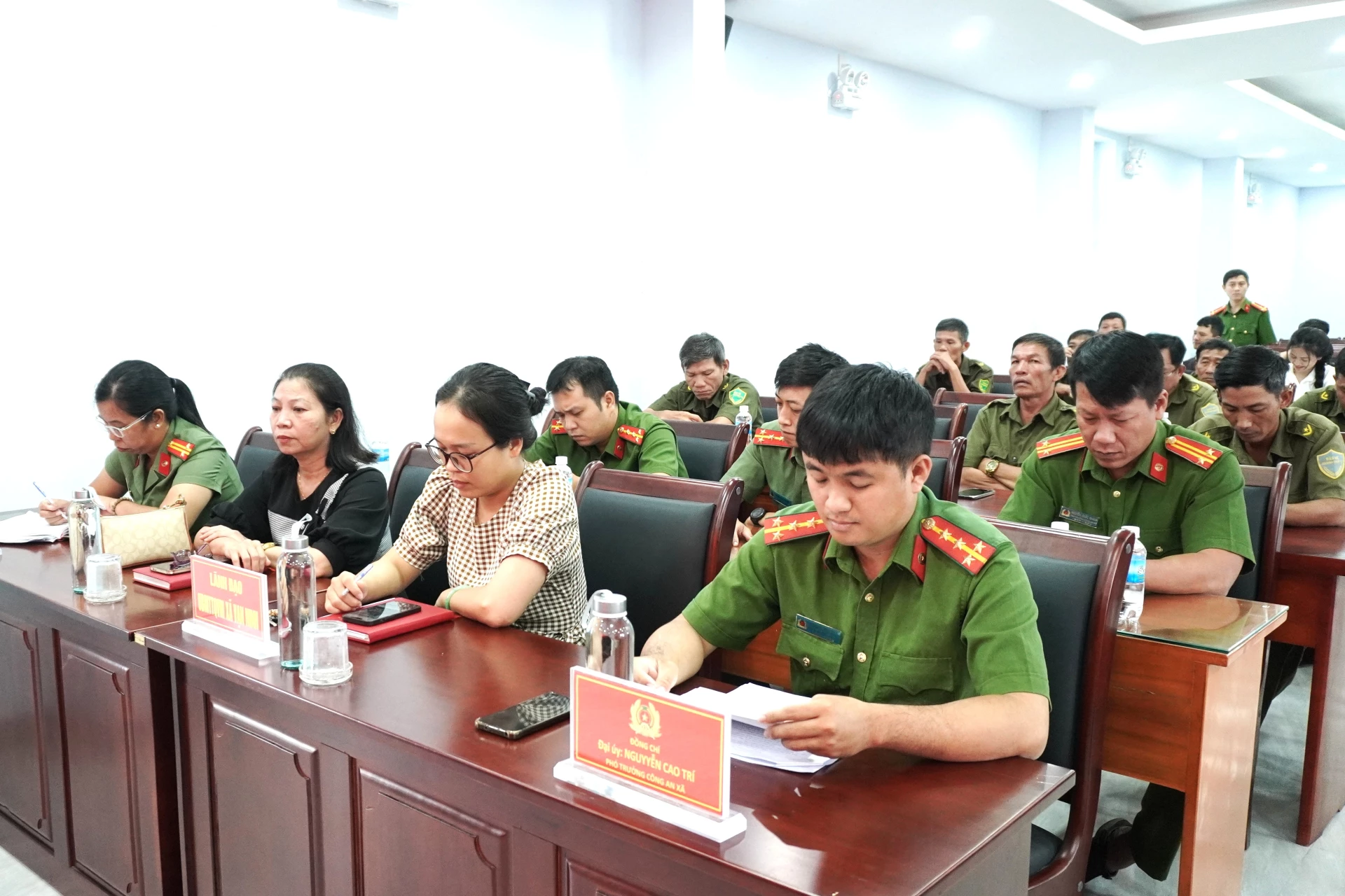 Các đại biều dự hội nghị.