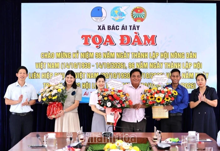Xã Bác Ái Tây tổ chức tọa đàm kỷ niệm các ngày lễ của tổ chức hội và giao lưu trò chơi dân gian