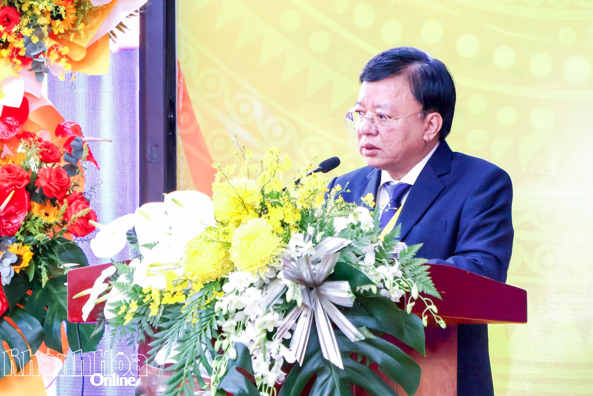 Đồng chí Lê Huyền - Phó Chủ tịch UBND tỉnh phát biểu tại Đại hội.
