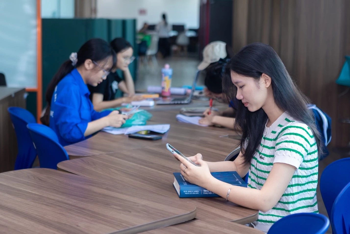 Tammi phát triển các chức năng gọi điện, nhắn tin, gọi video và trao đổi nhóm, tích hợp thêm những tiện ích phục vụ học tập, làm việc và sinh hoạt.